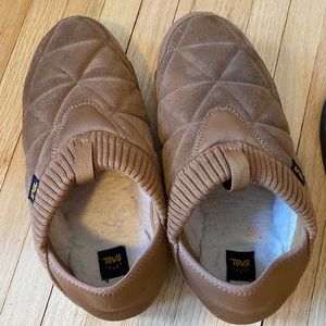 TEVA reEmber slip ons